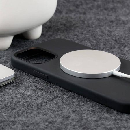 Crong Color Cover Magnetic - iPhone 12 / iPhone 12 Pro MagSafe Tasche (schwarz)